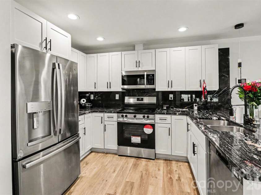 518 Baker Street, Kings Mountain, NC 28086.  MLS# CAR4390475, YatesRealty ID 29463. 