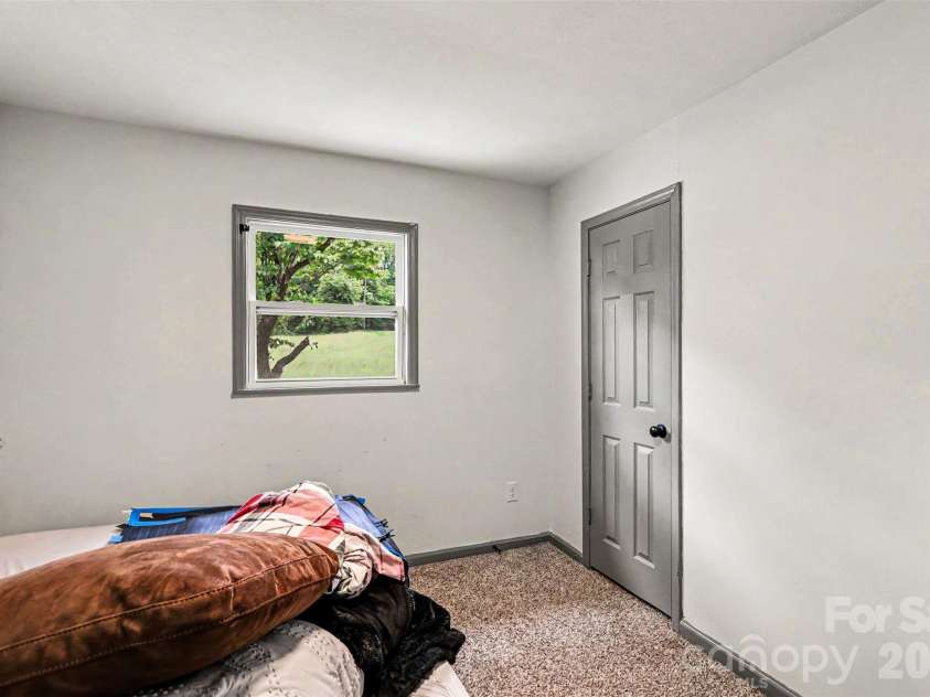 518 Baker Street, Kings Mountain, NC 28086.  MLS# CAR4390475, YatesRealty ID 29463. 