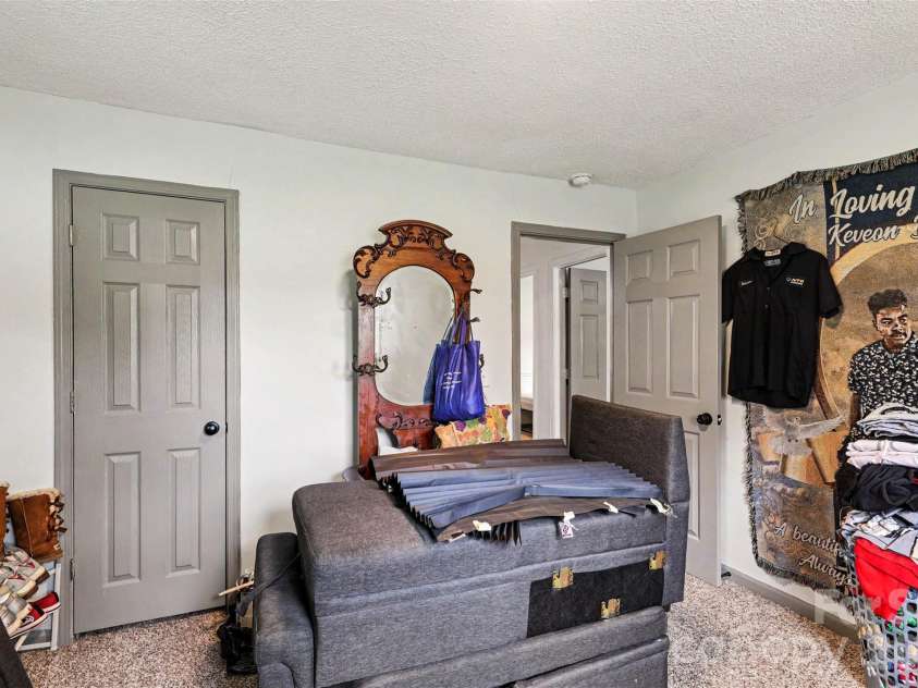 518 Baker Street, Kings Mountain, NC 28086.  MLS# CAR4390475, YatesRealty ID 29463. 