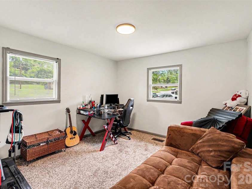 518 Baker Street, Kings Mountain, NC 28086.  MLS# CAR4390475, YatesRealty ID 29463. 