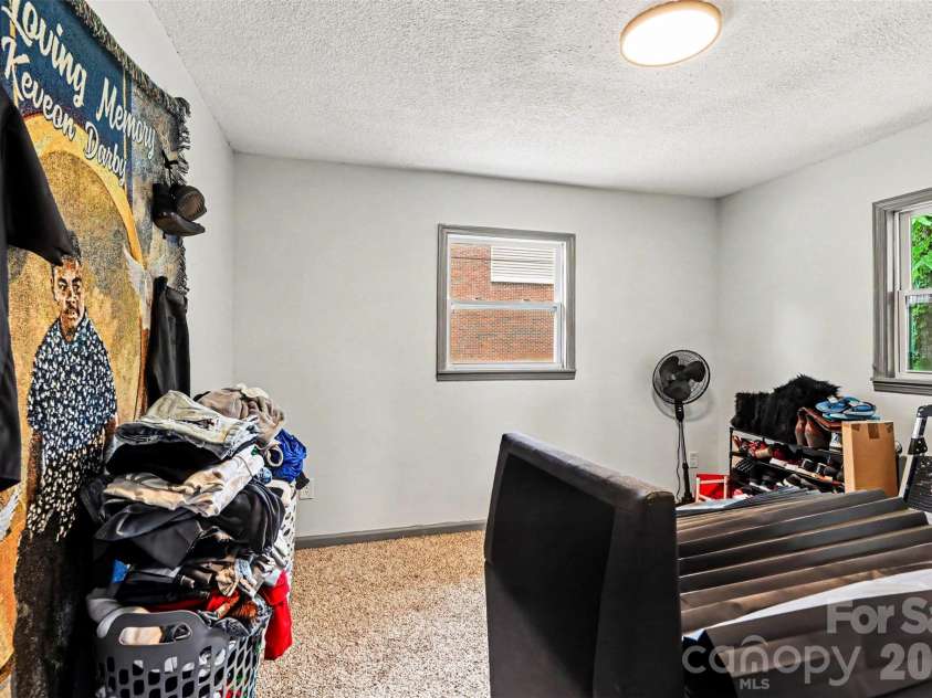 518 Baker Street, Kings Mountain, NC 28086.  MLS# CAR4390475, YatesRealty ID 29463. 