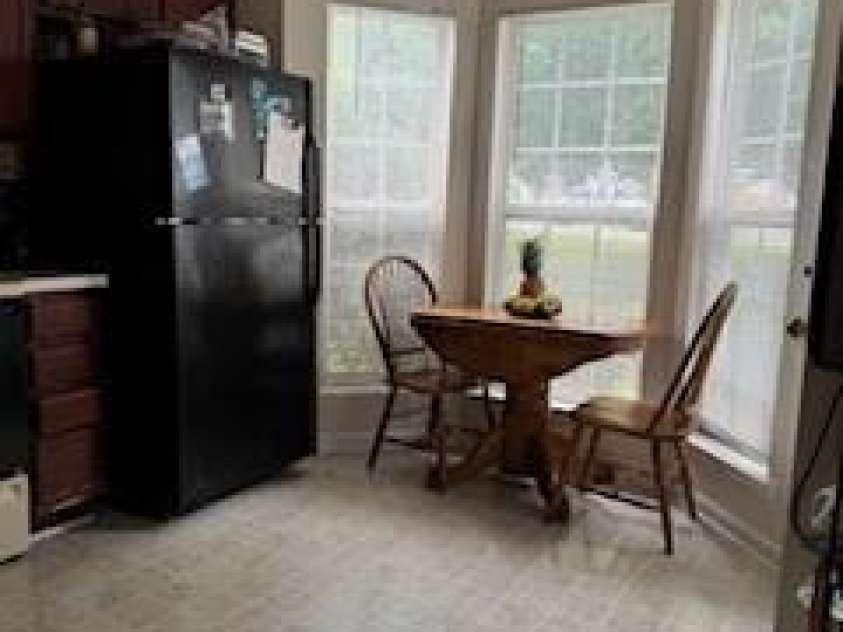 7932 Sir Barton Court, Charlotte, NC 28215.  MLS# CAR4282431, YatesRealty ID 29463. Kitchen with Bay Window