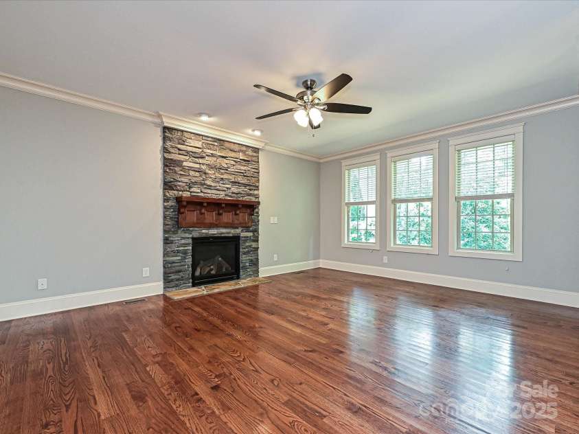 217 Hillandale Drive, Charlotte, NC 28270.  MLS# CAR4286921, YatesRealty ID 29464. Great Room