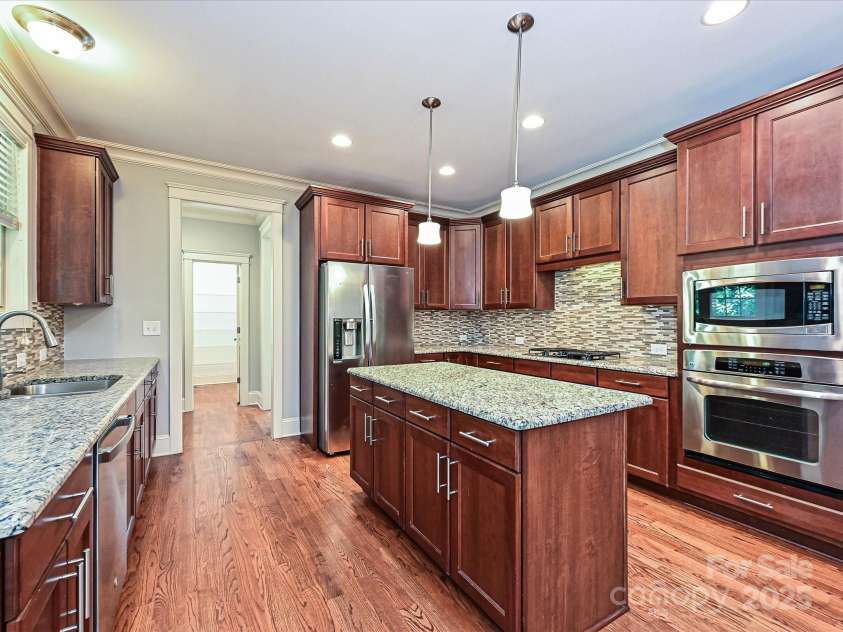217 Hillandale Drive, Charlotte, NC 28270.  MLS# CAR4286921, YatesRealty ID 29464. Kitchen