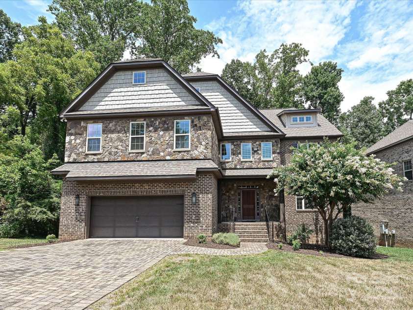 217 Hillandale Drive, Charlotte, NC 28270.  MLS# CAR4286921, YatesRealty ID 29464. Welcome Home!