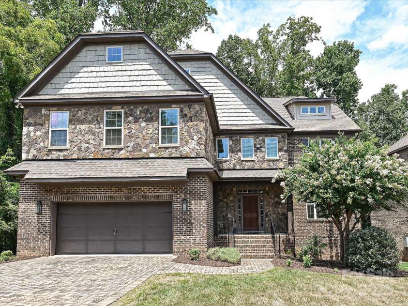 217 Hillandale Drive, Charlotte, NC 28270.  MLS# CAR4286921, YatesRealty ID 29464. Welcoome to 217 Hillandale Drive
