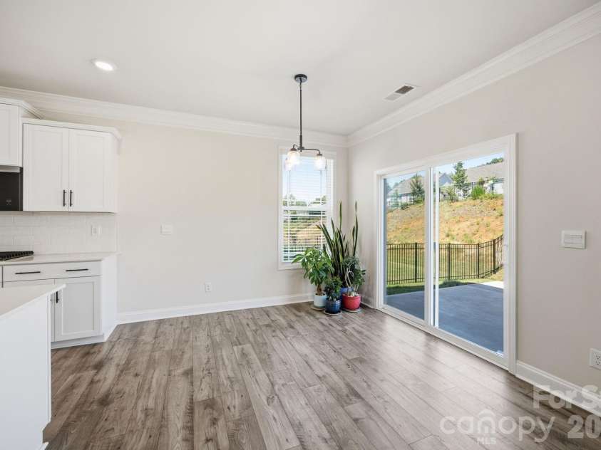 125 Saidin Lane, Troutman, NC 28166.  MLS# CAR4390174, YatesRealty ID 29465. Breakfast Nook