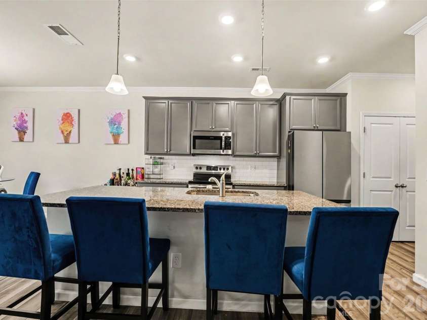 8216 Merryvale Lane, Charlotte, NC 28214.  MLS# CAR4390005, YatesRealty ID 29466. Kitchen