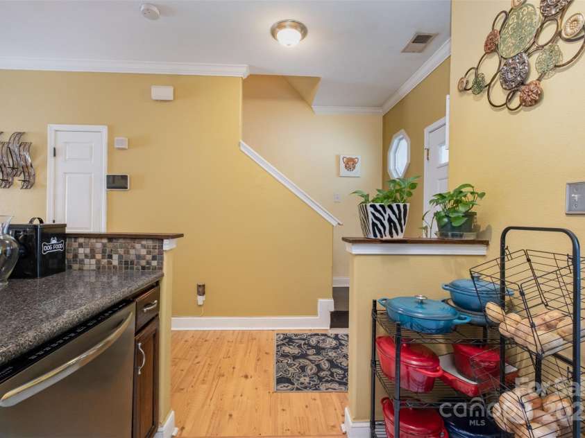 8229 Carob Tree Lane, Charlotte, NC 28215.  MLS# CAR4282906, YatesRealty ID 29466. 