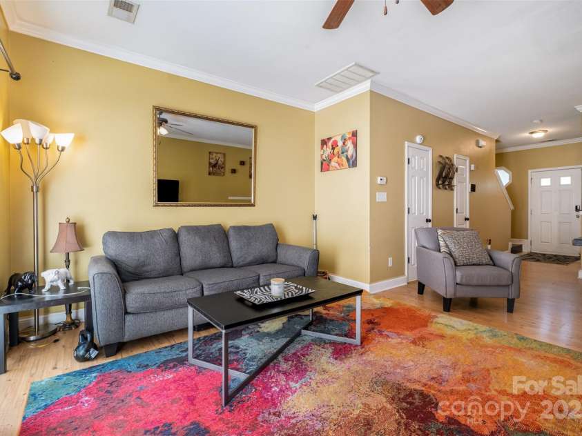8229 Carob Tree Lane, Charlotte, NC 28215.  MLS# CAR4282906, YatesRealty ID 29466. 