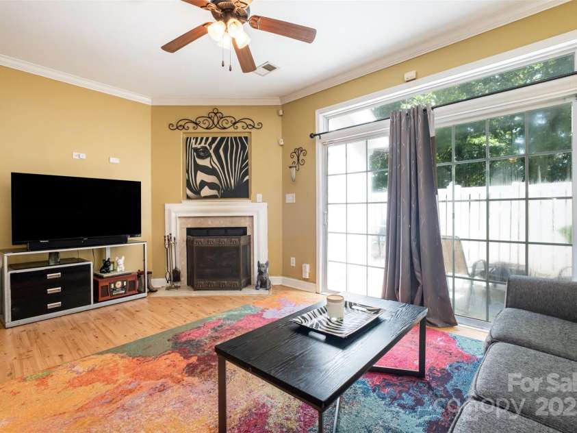8229 Carob Tree Lane, Charlotte, NC 28215.  MLS# CAR4282906, YatesRealty ID 29466. 