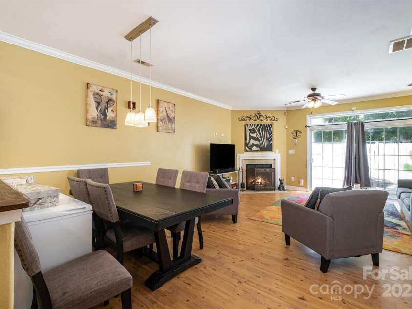 8229 Carob Tree Lane, Charlotte, NC 28215.  MLS# CAR4282906, YatesRealty ID 29466. 