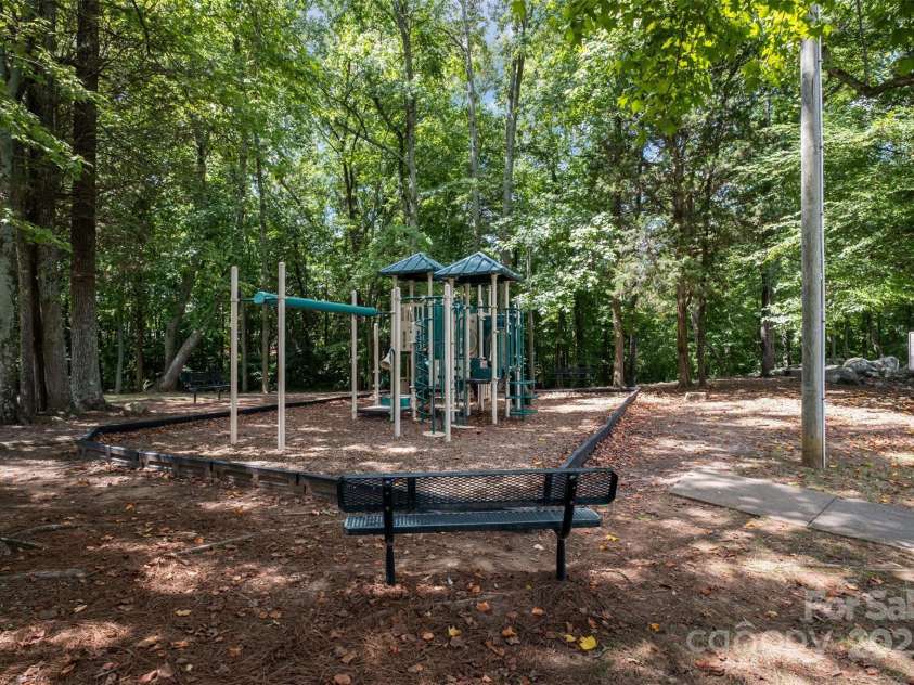 8229 Carob Tree Lane, Charlotte, NC 28215.  MLS# CAR4282906, YatesRealty ID 29466. 