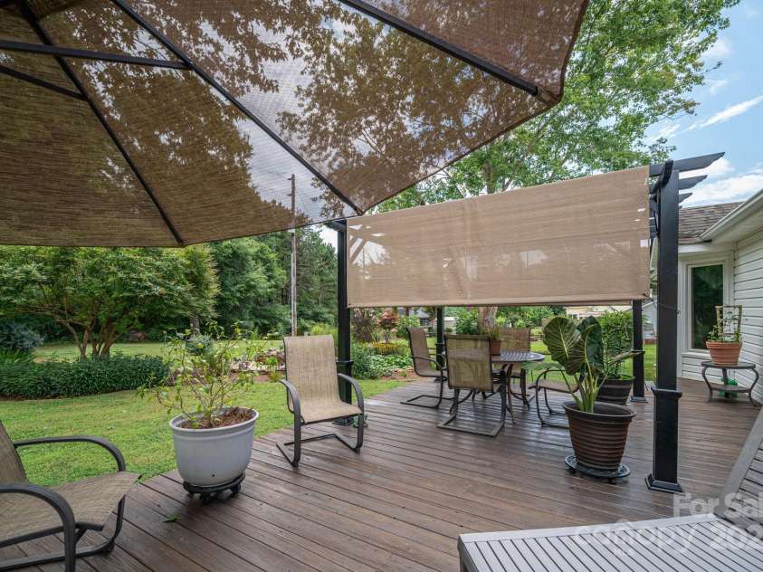 2618 Cherokee Court, Gastonia, NC 28056.  MLS# CAR4308025, YatesRealty ID 29467. 