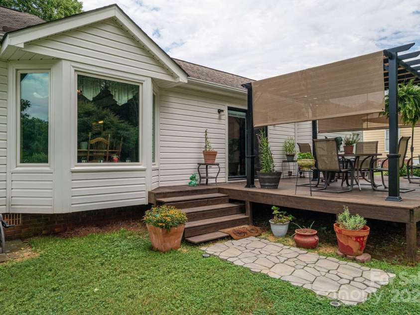 2618 Cherokee Court, Gastonia, NC 28056.  MLS# CAR4308025, YatesRealty ID 29467. 