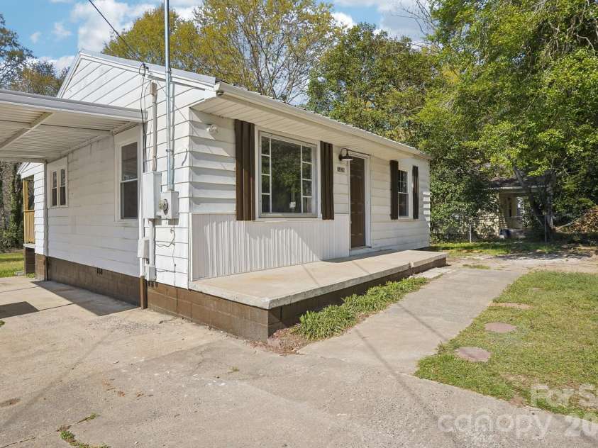 1424 Ware Avenue, Gastonia, NC 28052.  MLS# CAR4390410, YatesRealty ID 29468. 