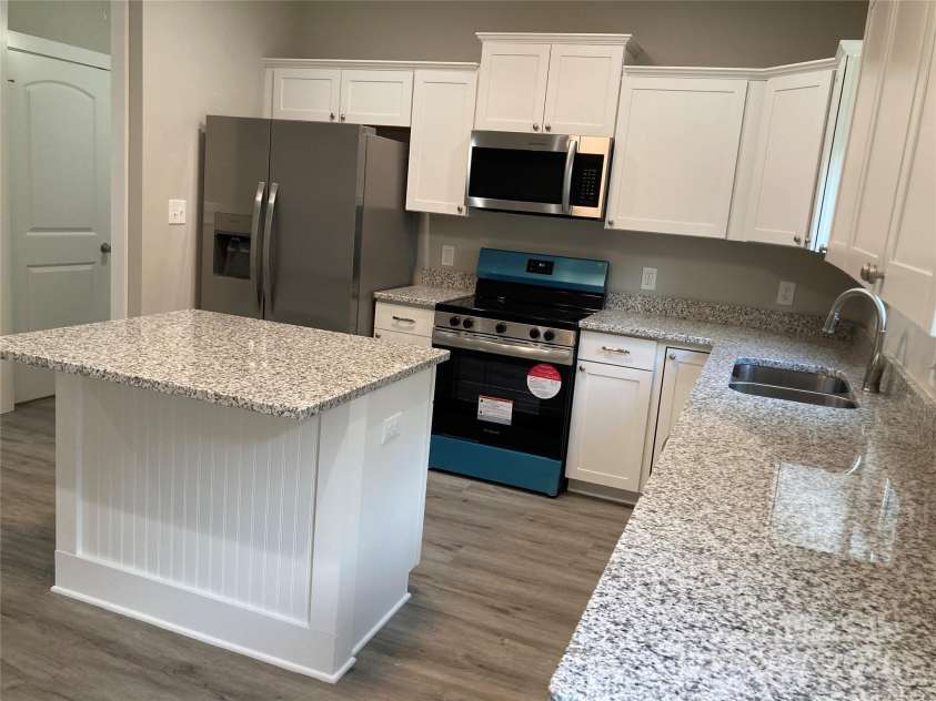 318 Davis Park Road, Gastonia, NC 28052.  MLS# CAR4287400, YatesRealty ID 29468. 