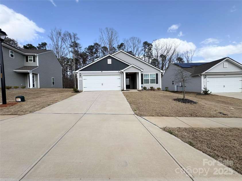 3122 Maple Ridge Drive, Gastonia, NC 28052.  MLS# CAR4230877, YatesRealty ID 2947. 