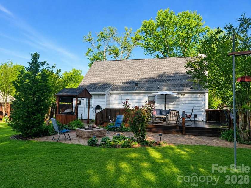 7506 Lancashire Drive, Mint Hill, NC 28227.  MLS# CAR4389641, YatesRealty ID 29470. Back Yard