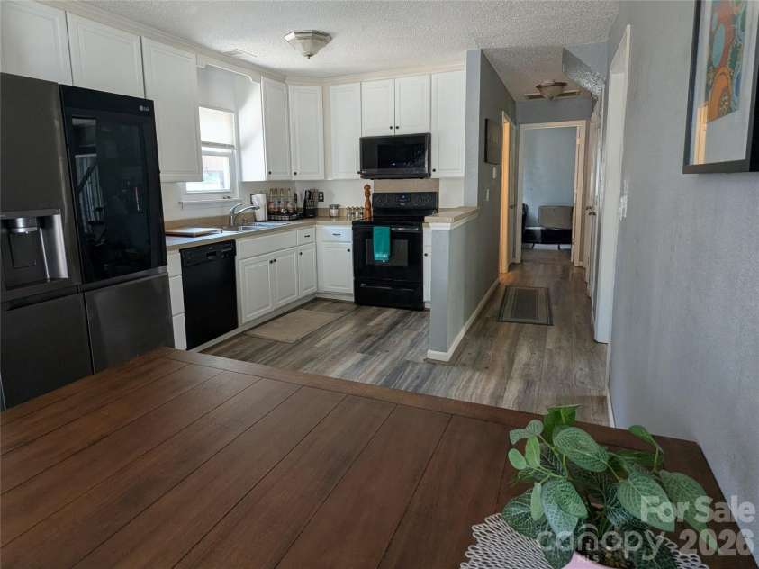 7506 Lancashire Drive, Mint Hill, NC 28227.  MLS# CAR4389641, YatesRealty ID 29470. Kitchen