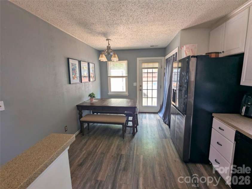 7506 Lancashire Drive, Mint Hill, NC 28227.  MLS# CAR4389641, YatesRealty ID 29470. Kitchen