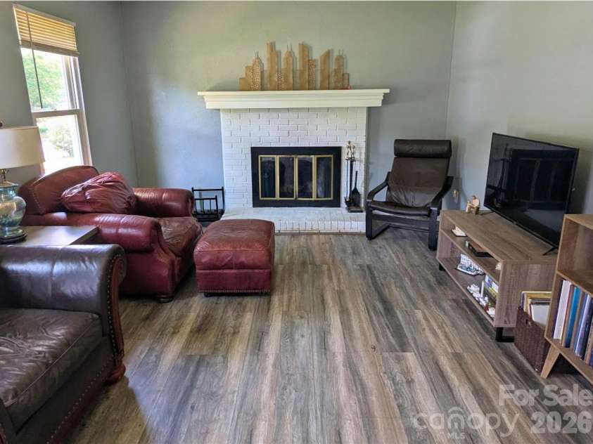 7506 Lancashire Drive, Mint Hill, NC 28227.  MLS# CAR4389641, YatesRealty ID 29470. Living Room