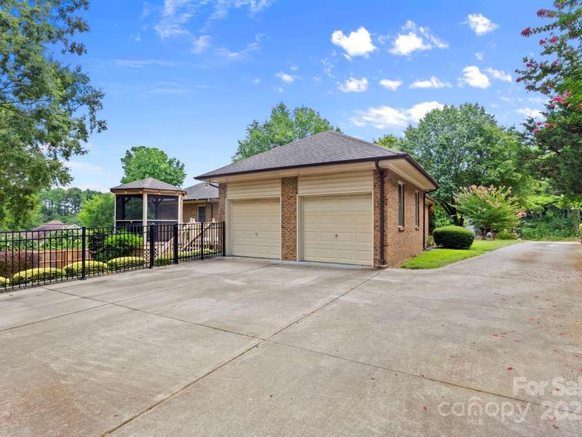 7584 Long Valley Drive, Harrisburg, NC 28075.  MLS# CAR4287830, YatesRealty ID 29470. 