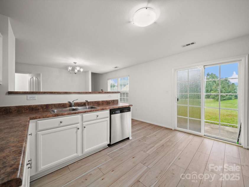 925 Cassidy Drive, Gastonia, NC 28054.  MLS# CAR4287757, YatesRealty ID 29471. 