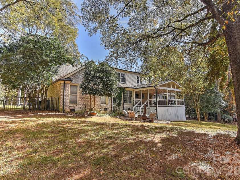 6117 Cherry Tree Lane, Charlotte, NC 28270.  MLS# CAR4388297, YatesRealty ID 29472. 