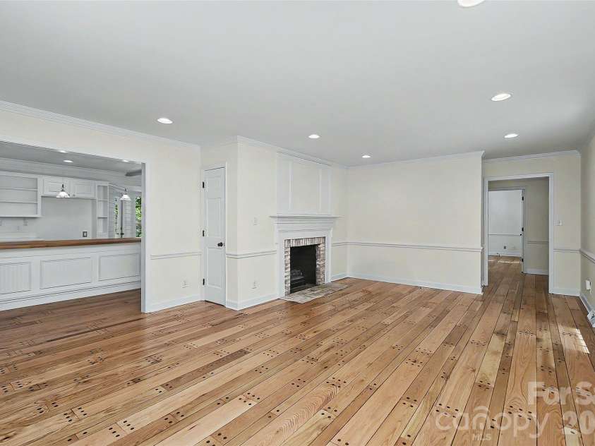 6117 Cherry Tree Lane, Charlotte, NC 28270.  MLS# CAR4388297, YatesRealty ID 29472. 