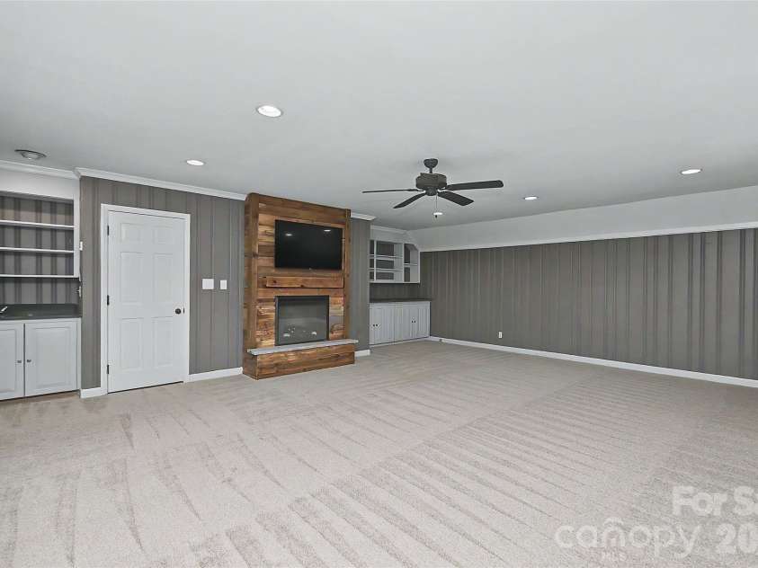 6117 Cherry Tree Lane, Charlotte, NC 28270.  MLS# CAR4388297, YatesRealty ID 29472. 