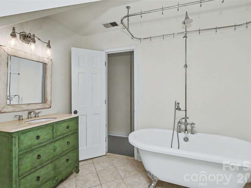 6117 Cherry Tree Lane, Charlotte, NC 28270.  MLS# CAR4388297, YatesRealty ID 29472. 