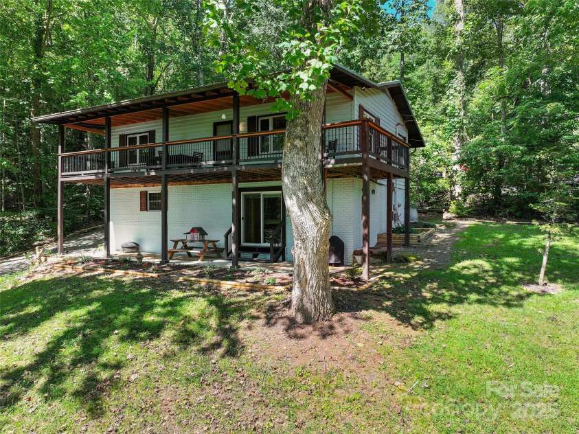 290 Turkey Pen Road, Franklin, NC 28734.  MLS# CAR4287890, YatesRealty ID 29473. 