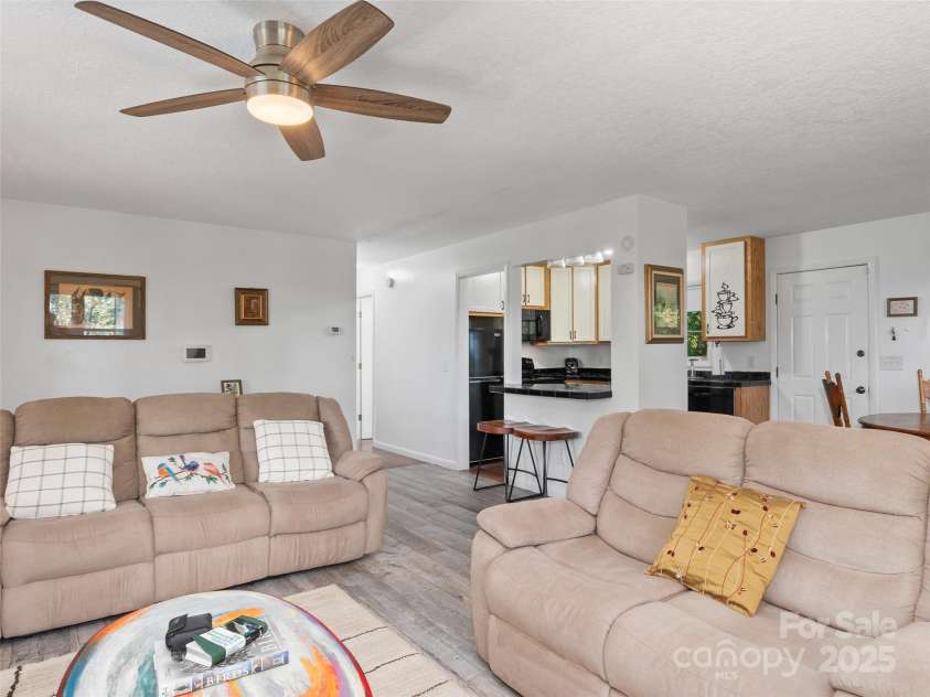 290 Turkey Pen Road, Franklin, NC 28734.  MLS# CAR4287890, YatesRealty ID 29473. 