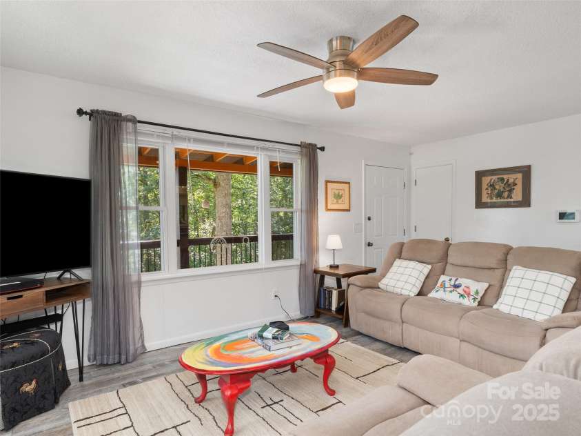 290 Turkey Pen Road, Franklin, NC 28734.  MLS# CAR4287890, YatesRealty ID 29473. 