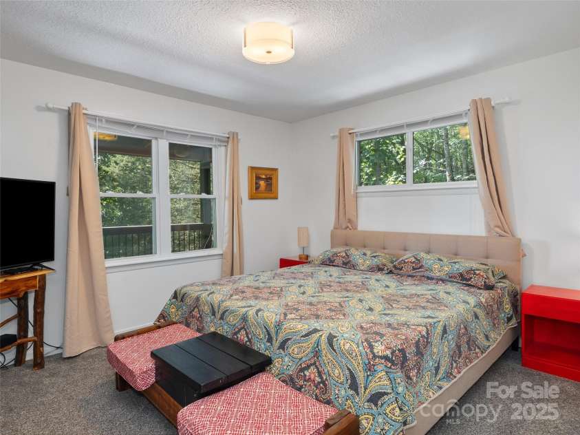 290 Turkey Pen Road, Franklin, NC 28734.  MLS# CAR4287890, YatesRealty ID 29473. 