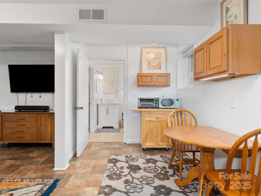 290 Turkey Pen Road, Franklin, NC 28734.  MLS# CAR4287890, YatesRealty ID 29473. 