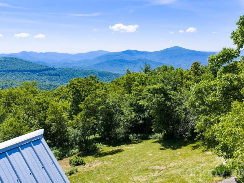 58 Randall Drive, Fairview, NC 28730.  MLS# CAR4388685, YatesRealty ID 29473. Long Range Views