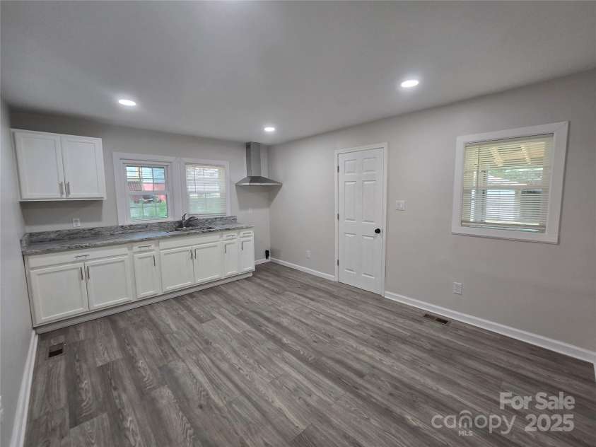 105 Eastside Drive, Concord, NC 28027.  MLS# CAR4287741, YatesRealty ID 29474. Kitchen