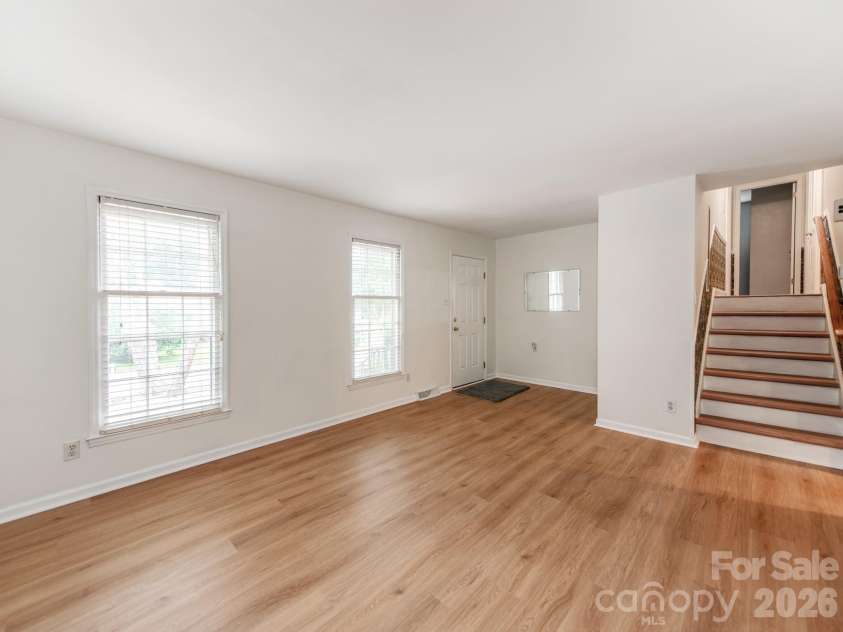 7200 Fox Hunt Road, Charlotte, NC 28212.  MLS# CAR4388353, YatesRealty ID 29474. 
