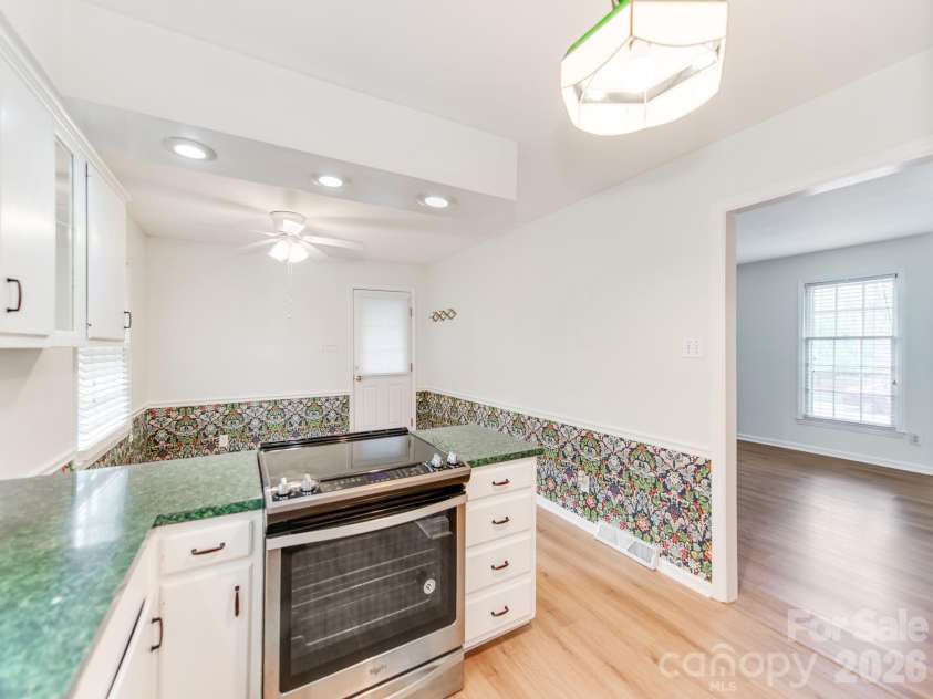 7200 Fox Hunt Road, Charlotte, NC 28212.  MLS# CAR4388353, YatesRealty ID 29474. 