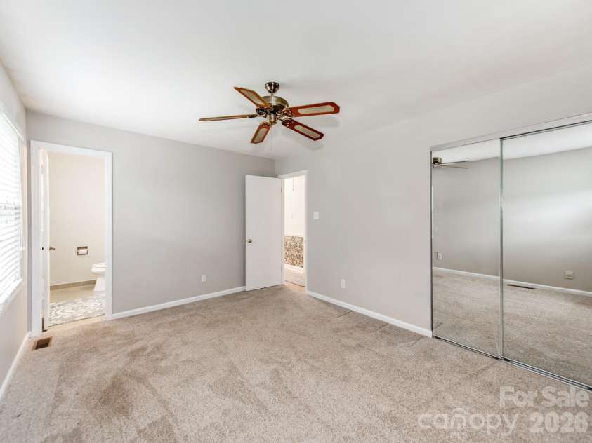 7200 Fox Hunt Road, Charlotte, NC 28212.  MLS# CAR4388353, YatesRealty ID 29474. 