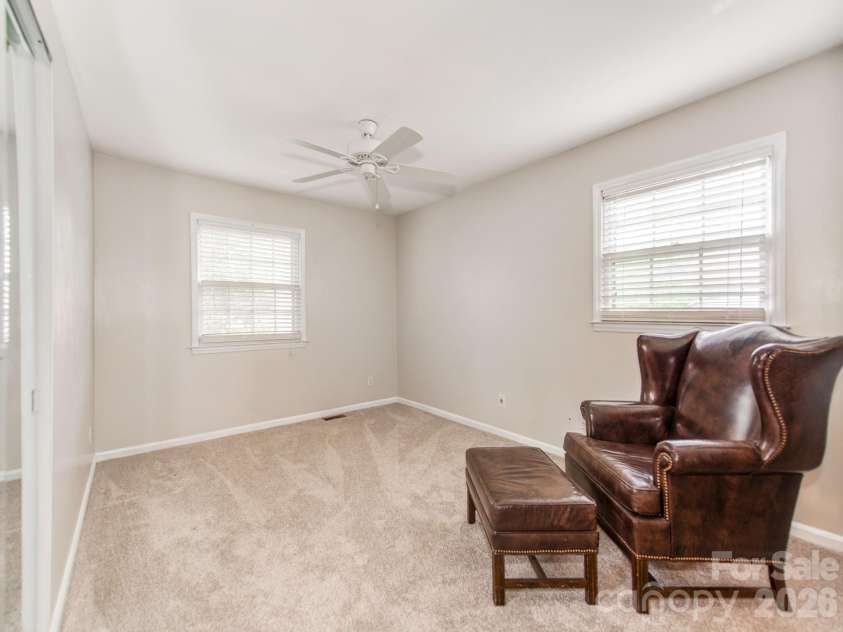 7200 Fox Hunt Road, Charlotte, NC 28212.  MLS# CAR4388353, YatesRealty ID 29474. 