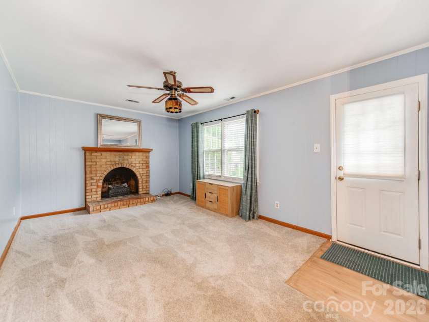 7200 Fox Hunt Road, Charlotte, NC 28212.  MLS# CAR4388353, YatesRealty ID 29474. 
