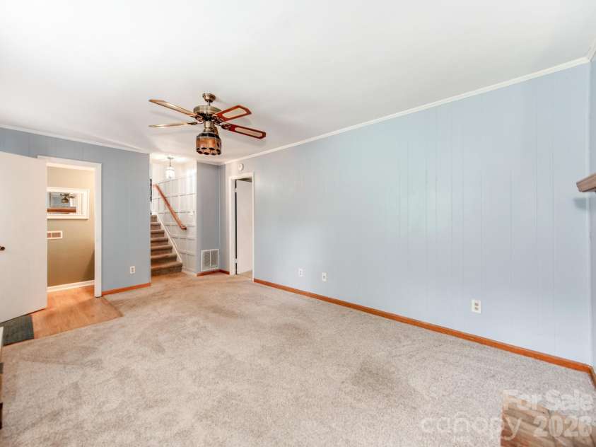 7200 Fox Hunt Road, Charlotte, NC 28212.  MLS# CAR4388353, YatesRealty ID 29474. 