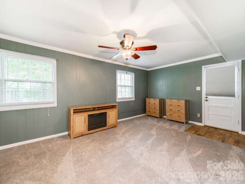 7200 Fox Hunt Road, Charlotte, NC 28212.  MLS# CAR4388353, YatesRealty ID 29474. 