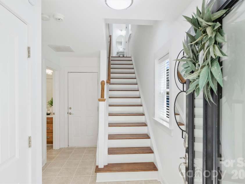 1916 Lela Avenue, Charlotte, NC 28208.  MLS# CAR4375343, YatesRealty ID 29478. Front entry