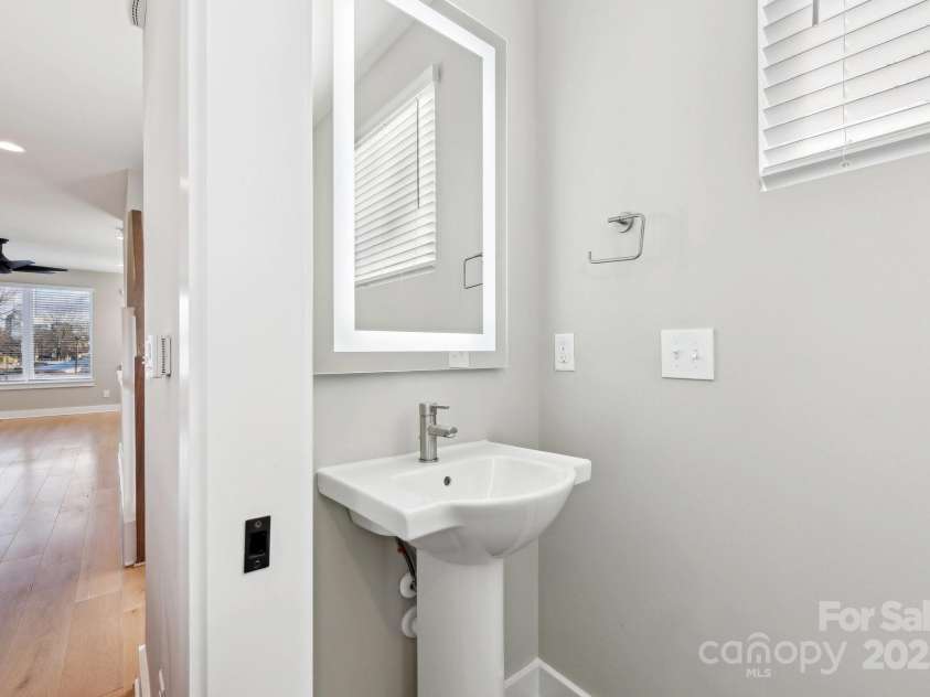 1927 Trade Street, Charlotte, NC 28216.  MLS# CAR4212090, YatesRealty ID 2948. 