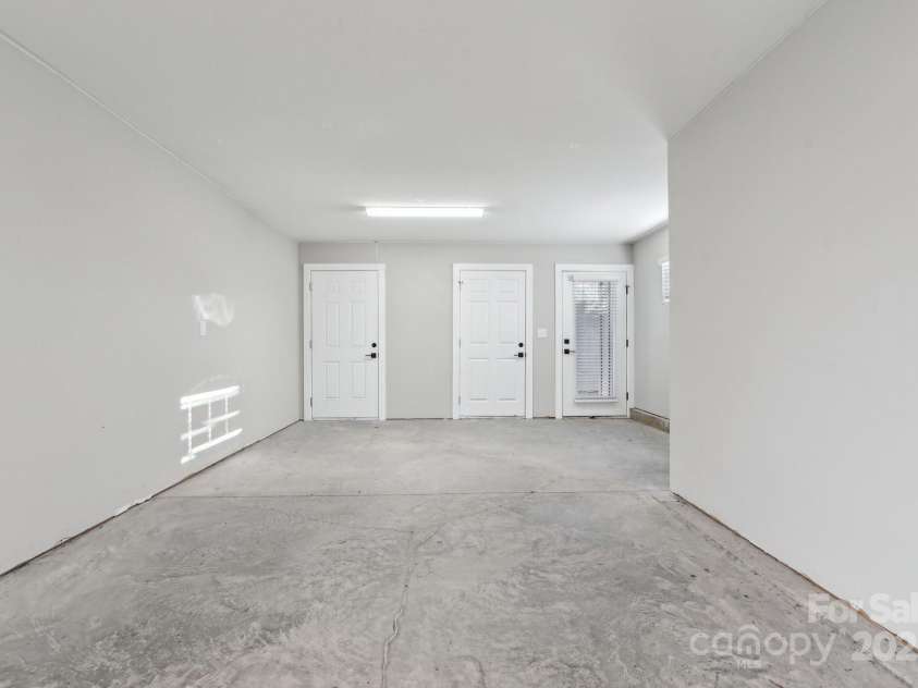 1927 Trade Street, Charlotte, NC 28216.  MLS# CAR4212090, YatesRealty ID 2948. 