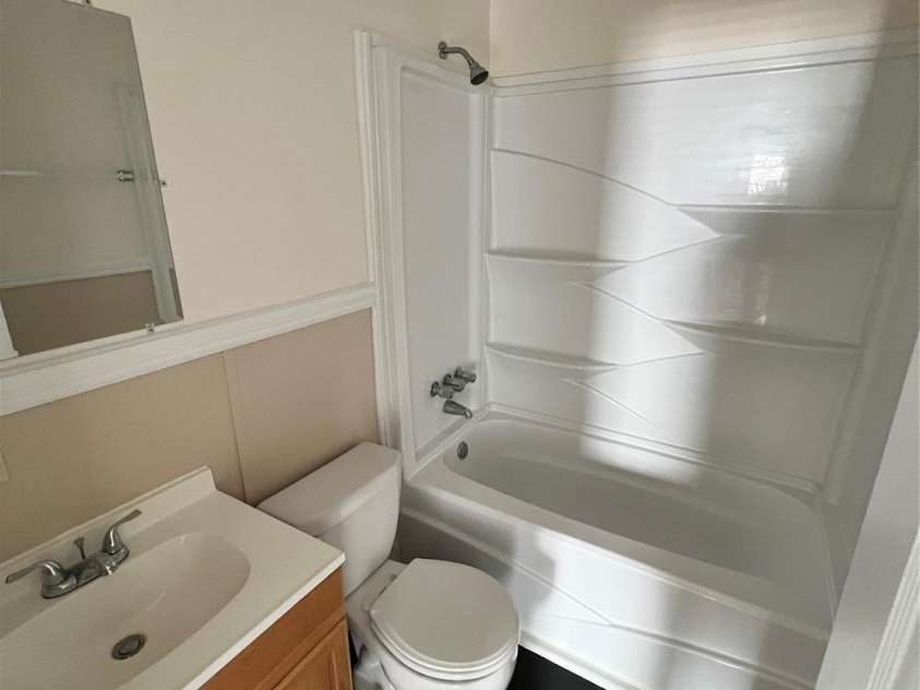 615 Arlington Avenue, Albemarle, NC 28001.  MLS# CAR4341299, YatesRealty ID 2948. Common Bath - Full